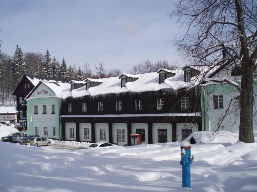 Hotel Dzban Jindrichov Extérieur photo