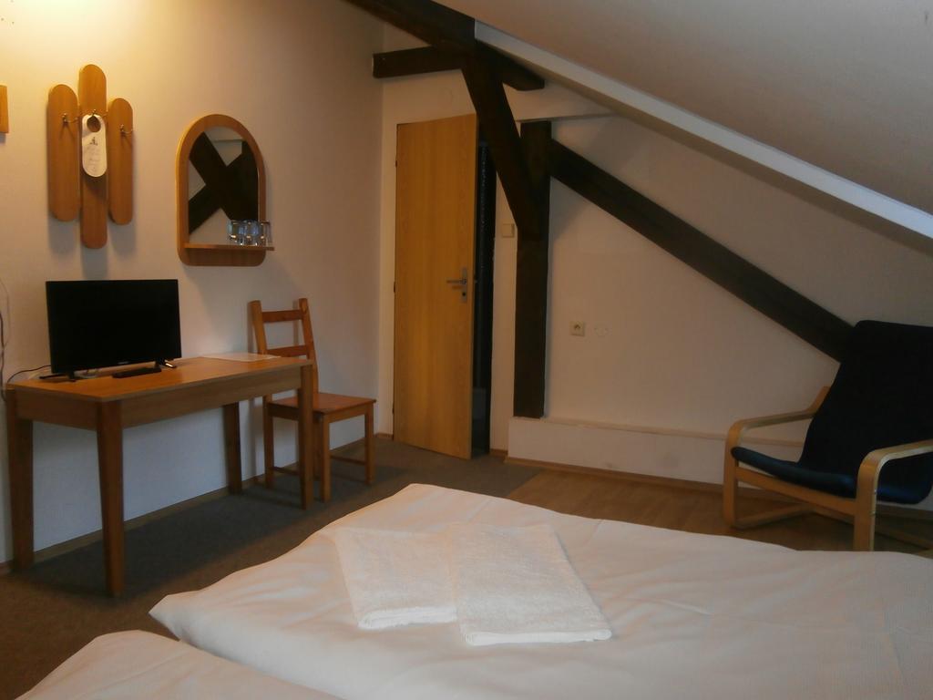 Hotel Dzban Jindrichov Extérieur photo