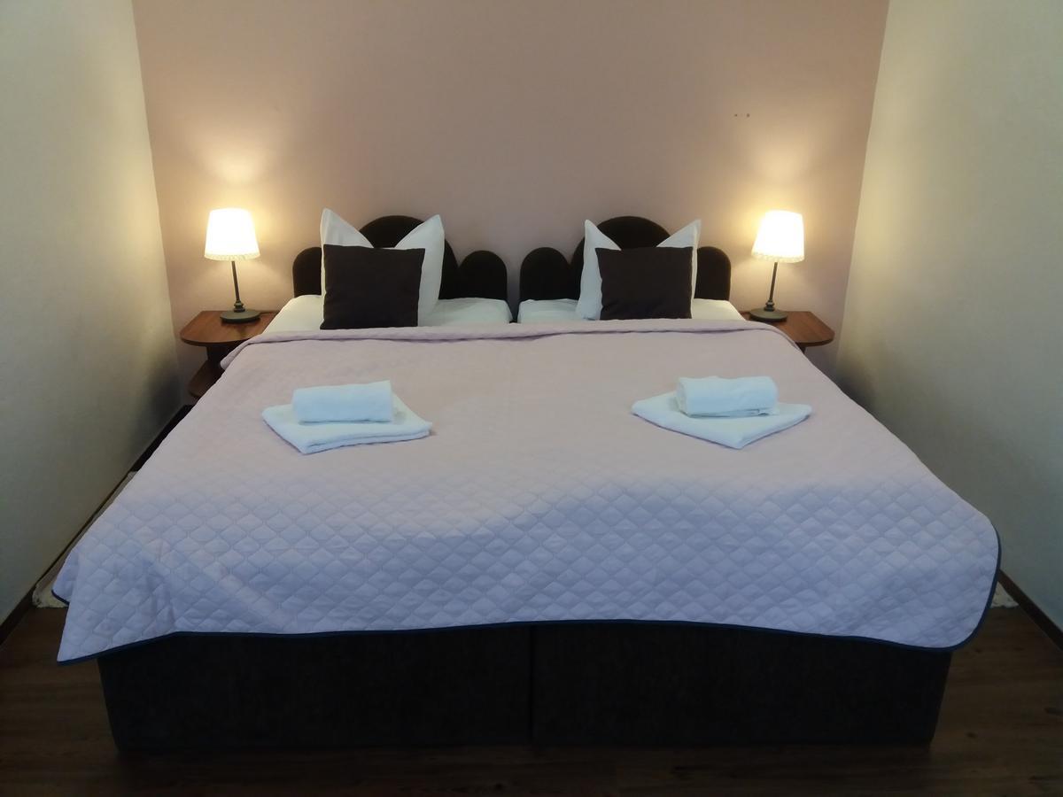 Hotel Dzban Jindrichov Extérieur photo