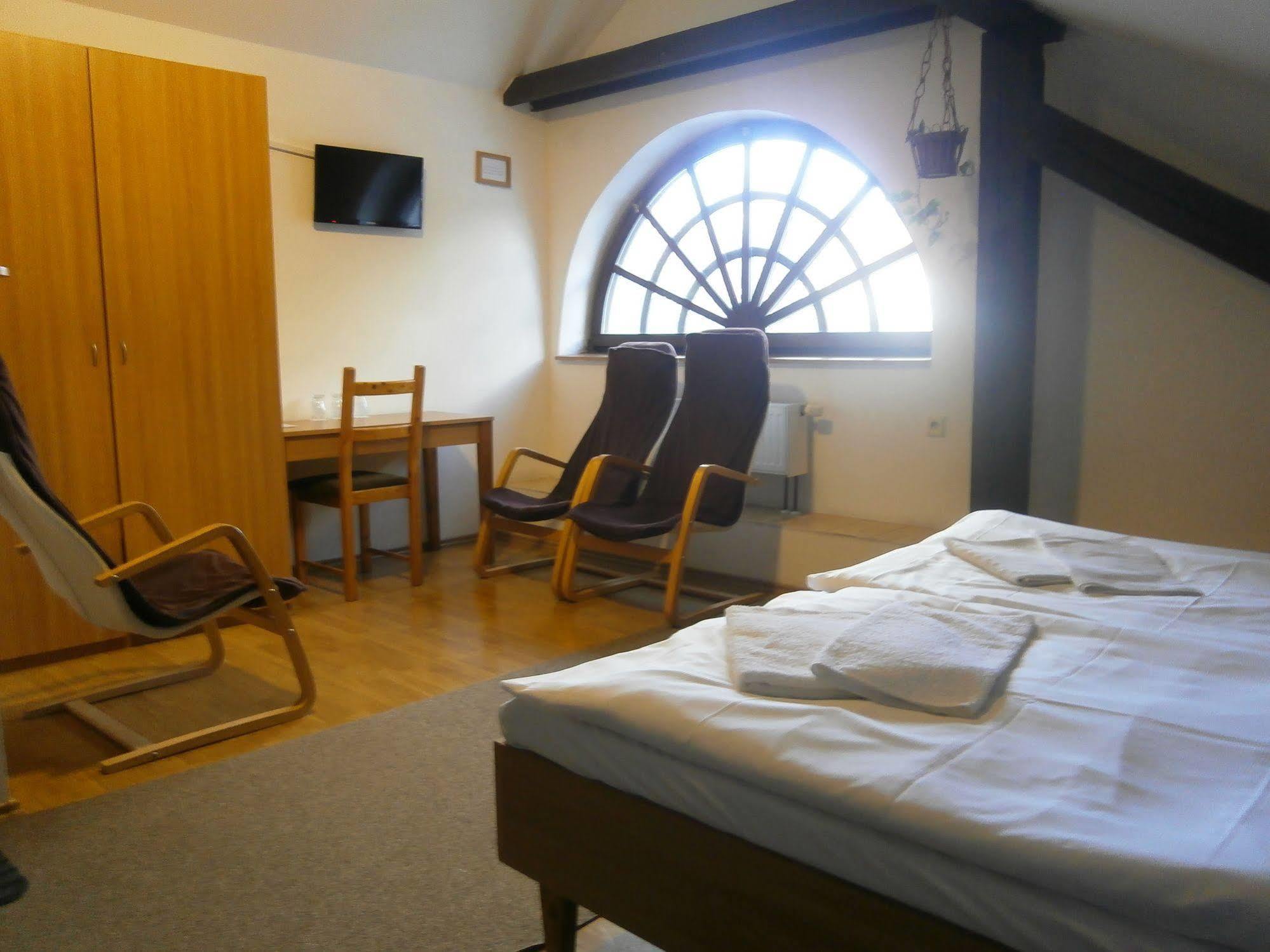 Hotel Dzban Jindrichov Extérieur photo