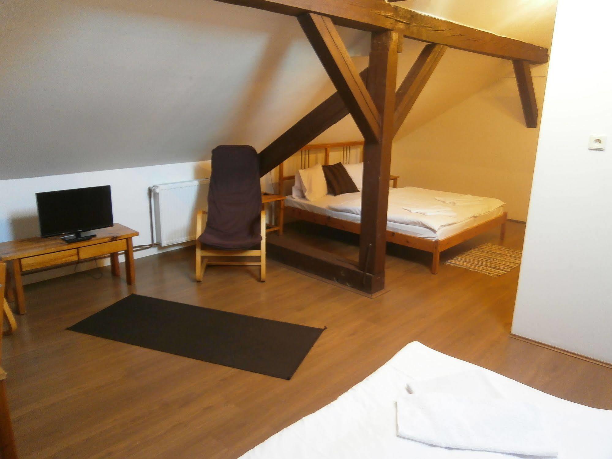 Hotel Dzban Jindrichov Extérieur photo