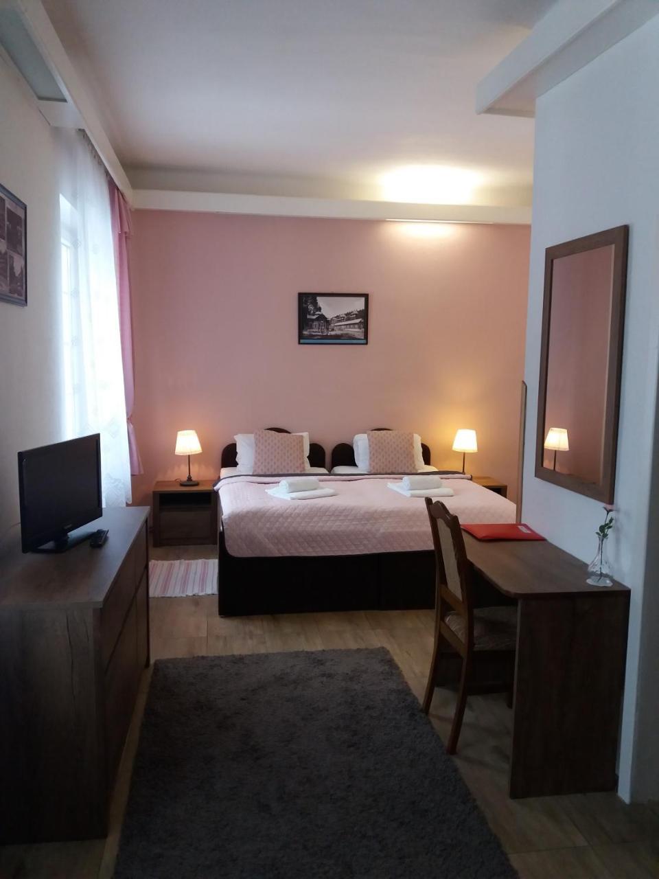 Hotel Dzban Jindrichov Extérieur photo