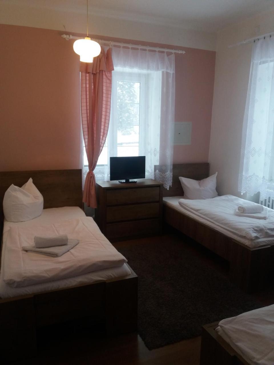 Hotel Dzban Jindrichov Extérieur photo