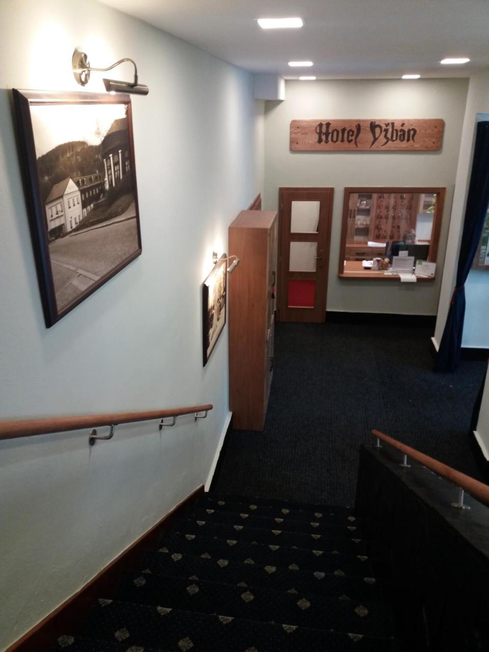 Hotel Dzban Jindrichov Extérieur photo