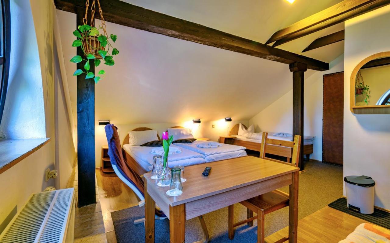 Hotel Dzban Jindrichov Extérieur photo